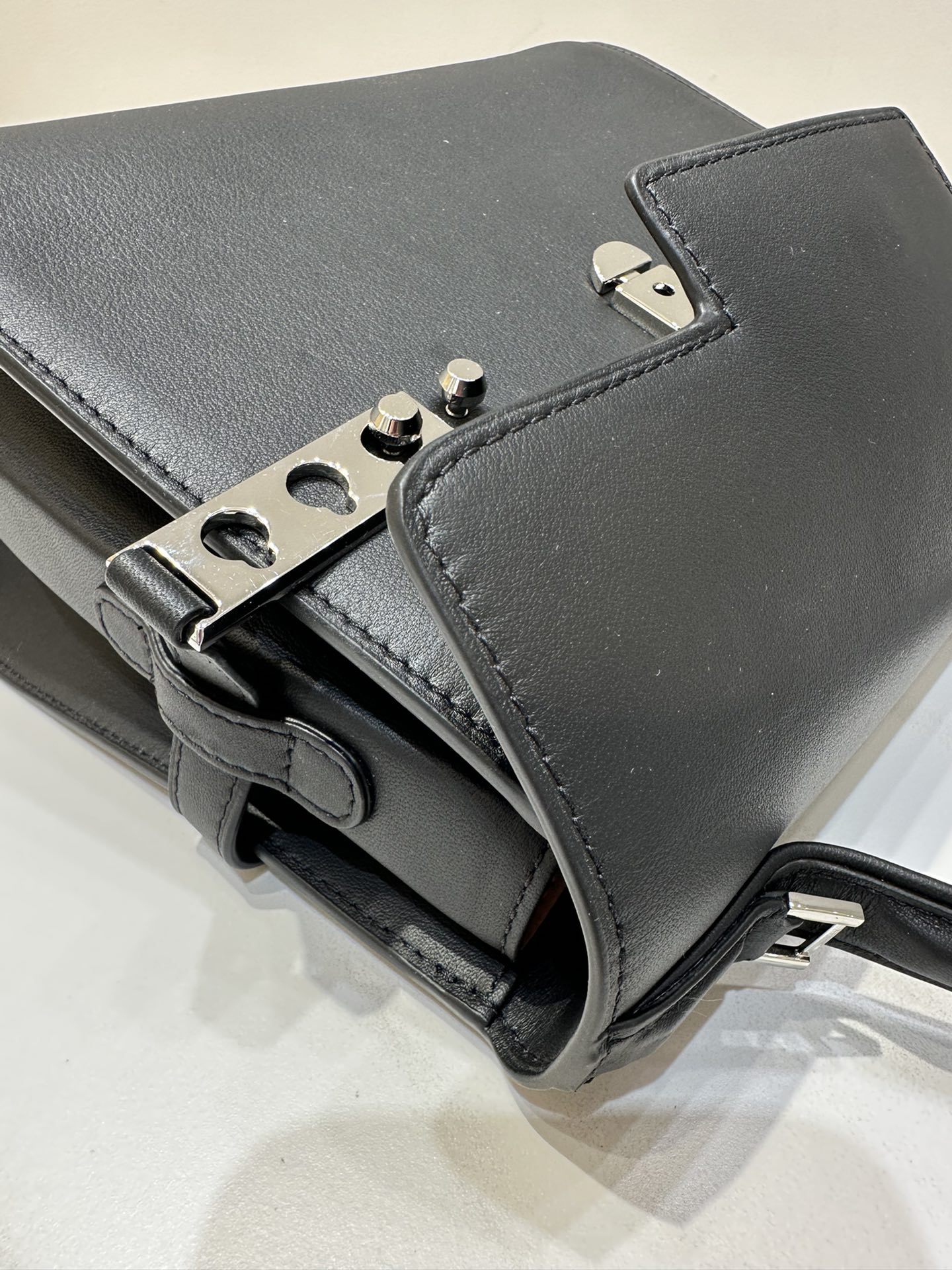 델보 템포트 PM 샤리오뜨백